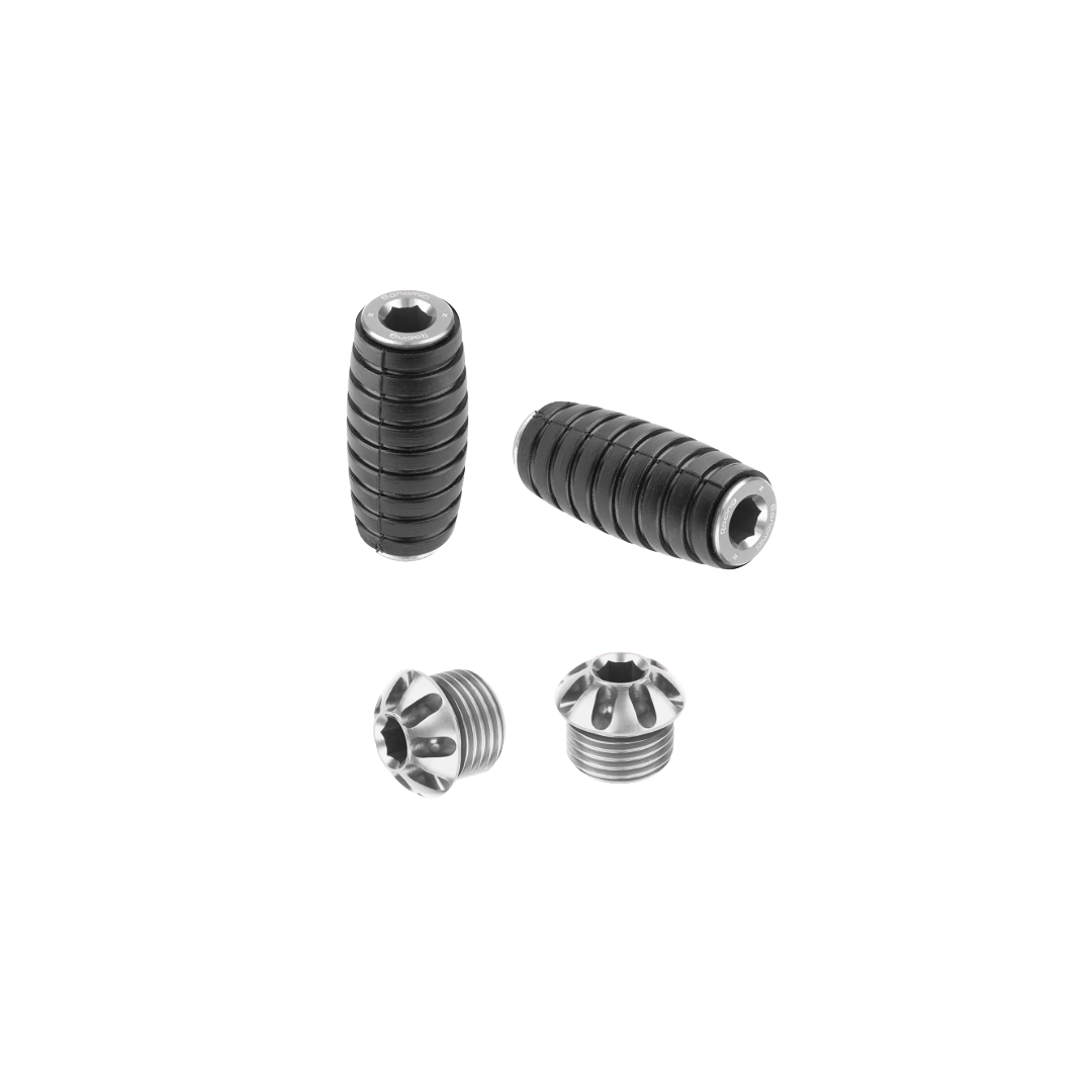 PAIR OF CAPS AND TOE PEGS | UNIVERSAL